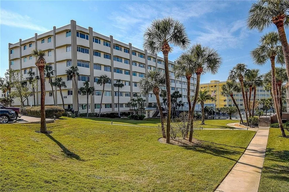 100 Bluff View Drive