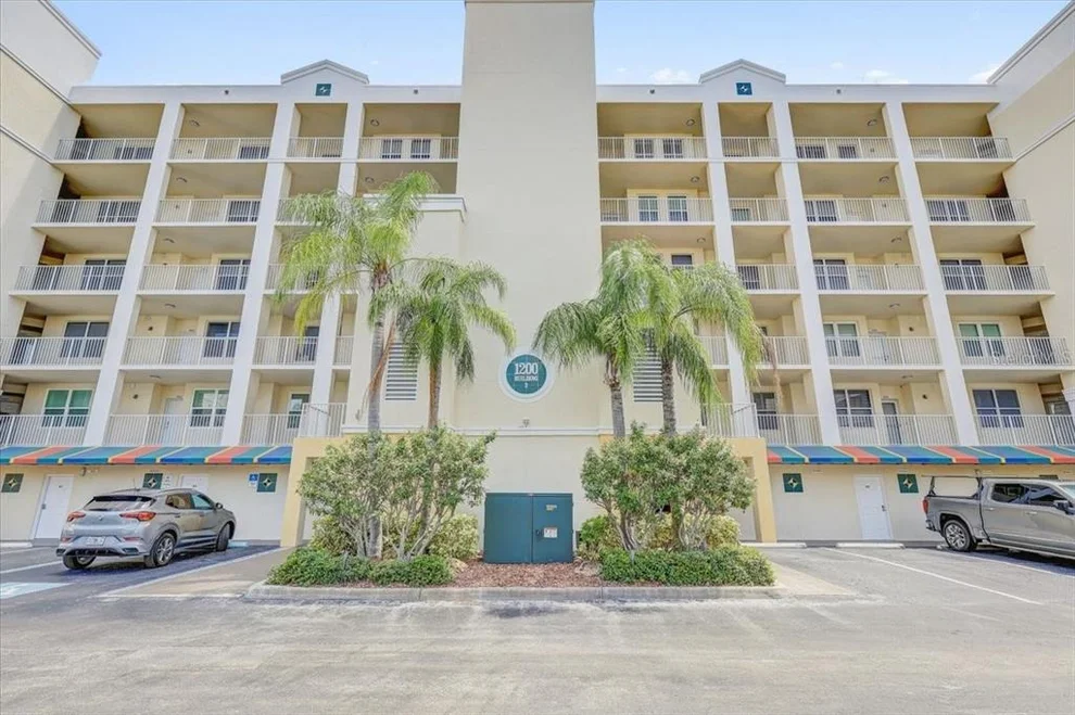 Unit for sale at 1200 COUNTRY CLUB DRIVE, LARGO, FL 33771