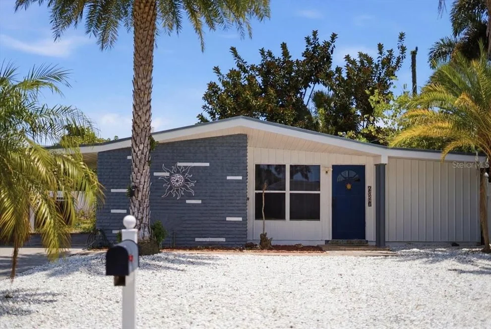 Unit for sale at 2316 HOLYOKE AVENUE, BRADENTON, FL 34207