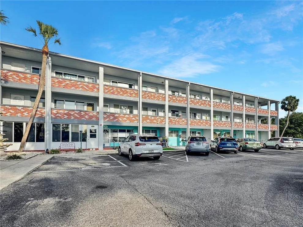 Unit for sale at 4300 58TH STREET N, KENNETH CITY, FL 33709