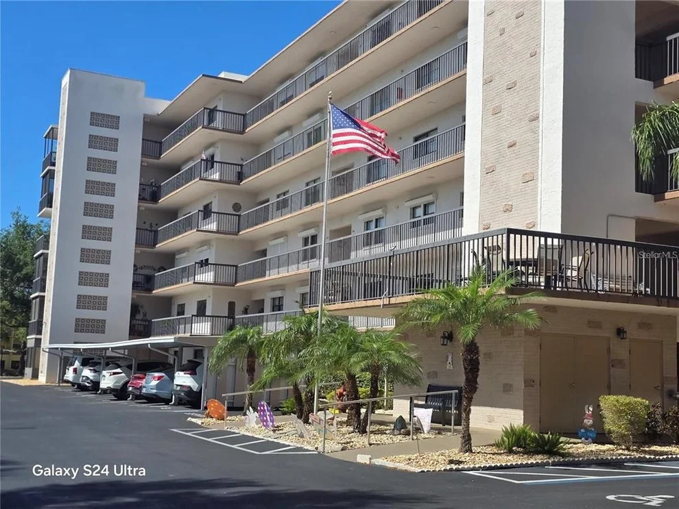 Unit for sale at 8186 TERRACE GARDEN DRIVE N, ST PETERSBURG, FL 33709