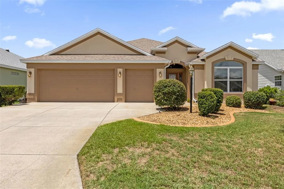 Unit for sale at 897 FOLKSTONE WAY, THE VILLAGES, FL 32162