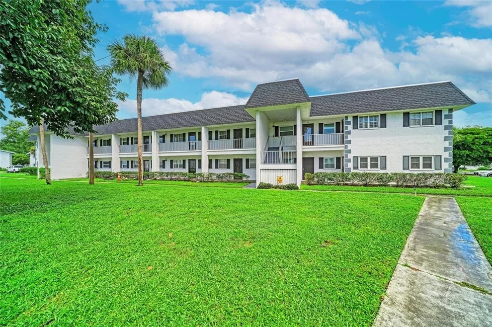 Unit for sale at 303 47TH AVENUE DRIVE W, BRADENTON, FL 34207