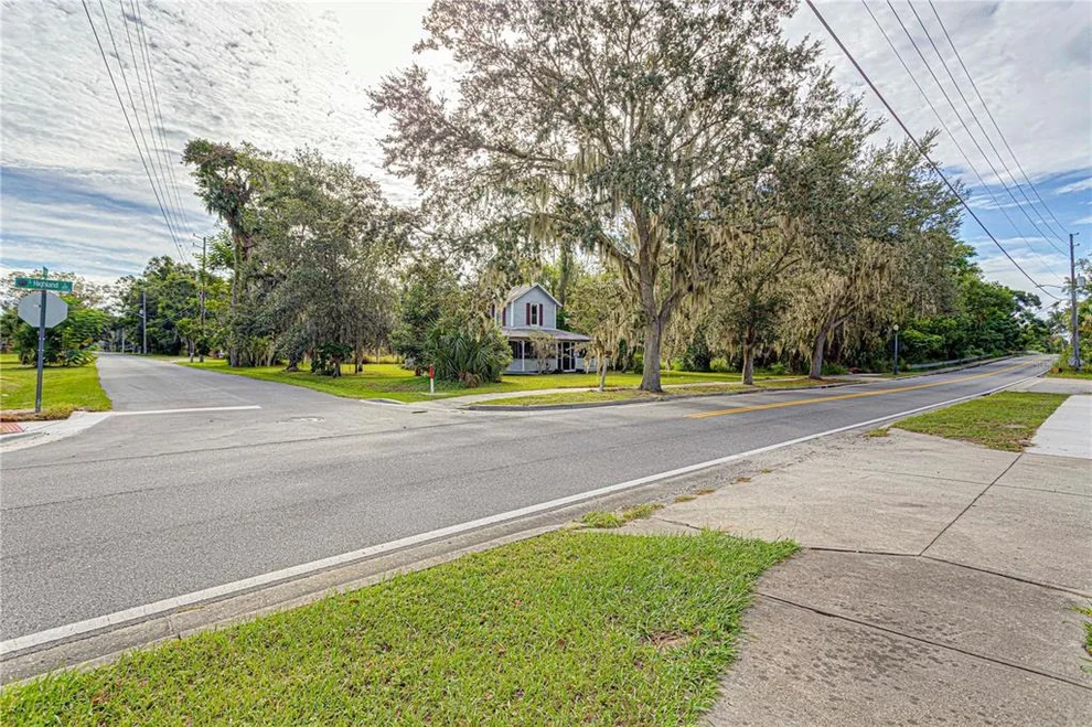 Unit for sale at 610 S HIGHLAND STREET, MOUNT DORA, FL 32757