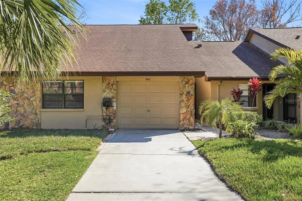 Unit for sale at 9942 LAKE SEMINOLE DRIVE W, LARGO, FL 33773
