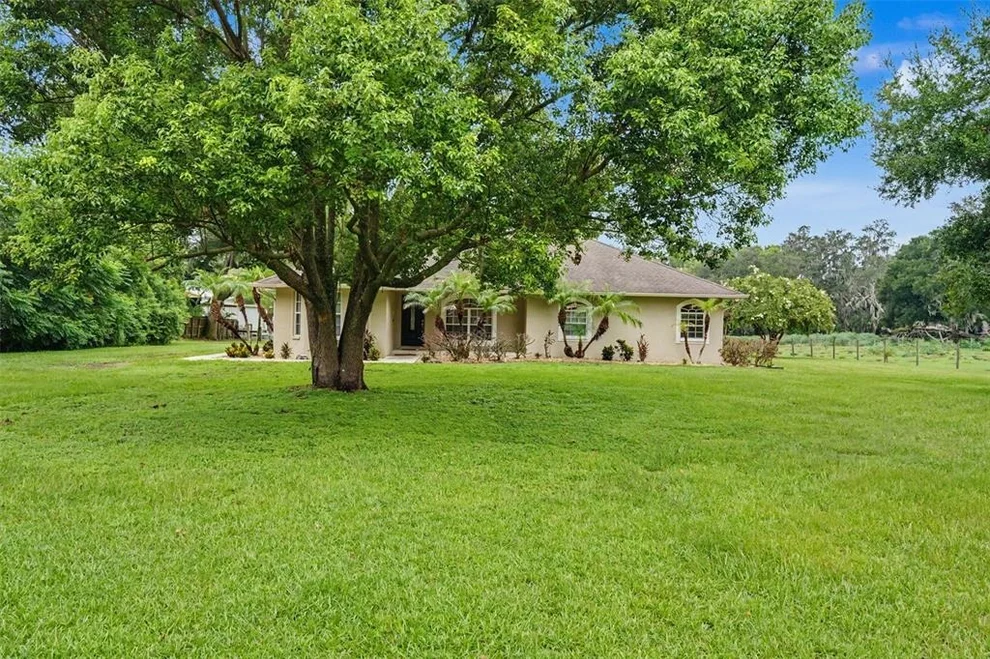 Unit for sale at 4618 REOLA ROAD, DOVER, FL 33527