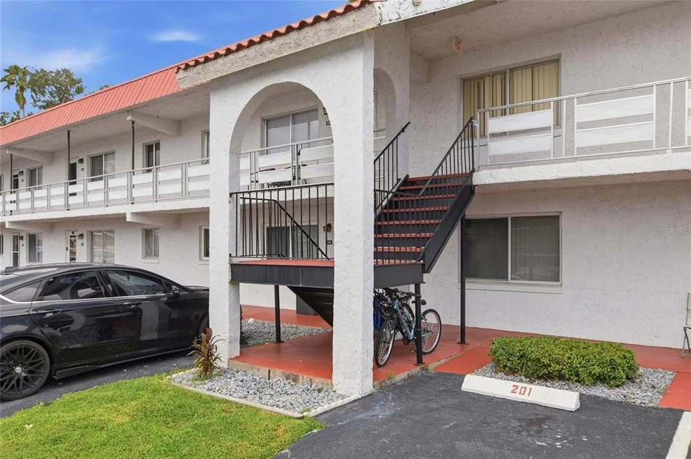 Unit for sale at 1100 MARTINIQUE DRIVE, WINTER HAVEN, FL 33884