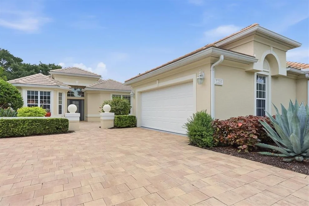 Unit for sale at 7235 KENSINGTON COURT, UNIVERSITY PARK, FL 34201