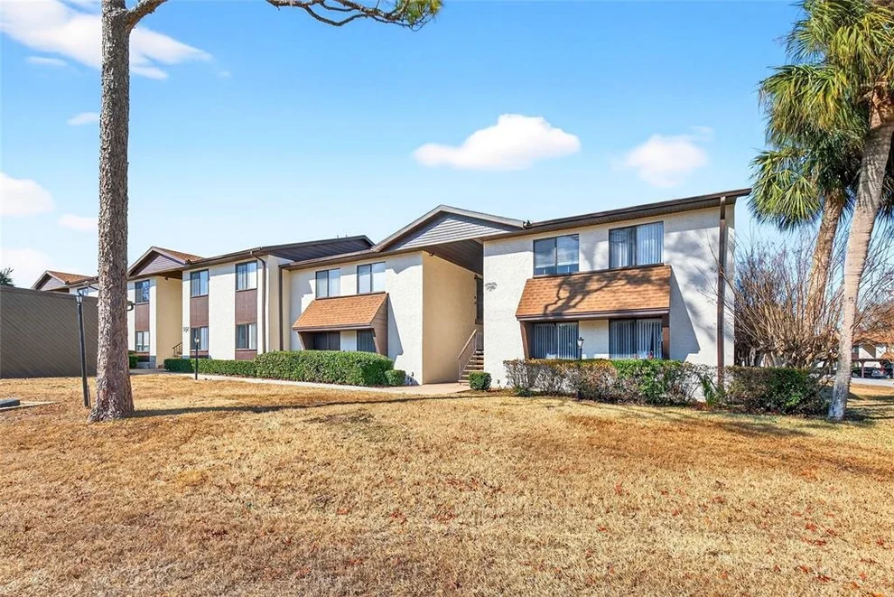 Unit for sale at 550 FAIRWAYS DRIVE, OCALA, FL 34472