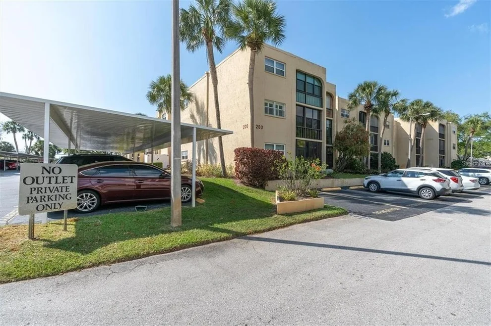Unit for sale at 11485 OAKHURST ROAD, LARGO, FL 33774