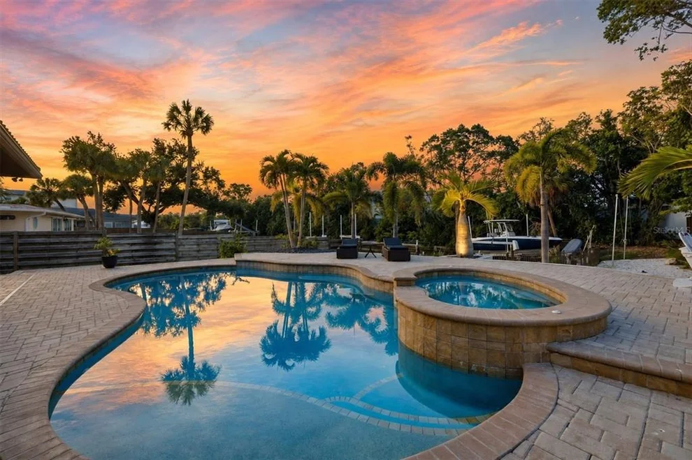 Unit for sale at 829 IDLEWILD WAY, SARASOTA, FL 34242