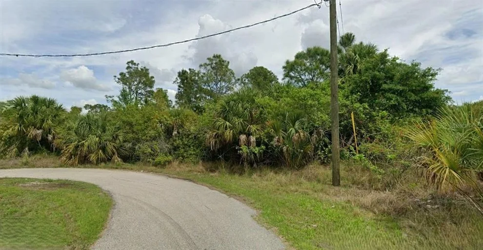 Unit for sale at DALEWOOD CIRCLE, NORTH PORT, FL 34288