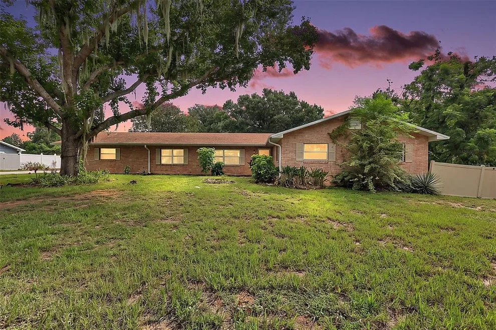 Unit for sale at 5 HERMOSA DRIVE, EUSTIS, FL 32726