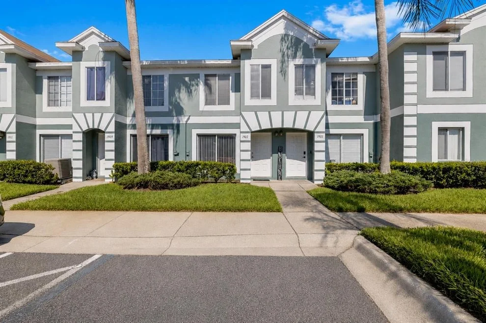 Unit for sale at 1907 FLUORSHIRE DRIVE, BRANDON, FL 33511