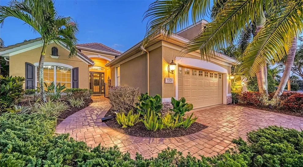 Unit for sale at 7325 LAKE FOREST GLEN, LAKEWOOD RANCH, FL 34202