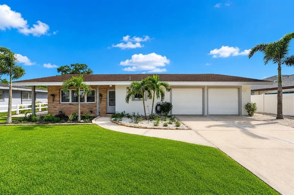 Unit for sale at 2711 27TH AVENUE DRIVE W, BRADENTON, FL 34205