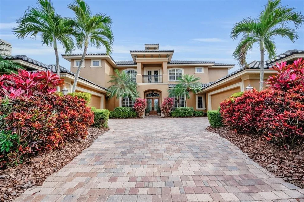 Unit for sale at 8871 SILVERTHORN ROAD, SEMINOLE, FL 33777
