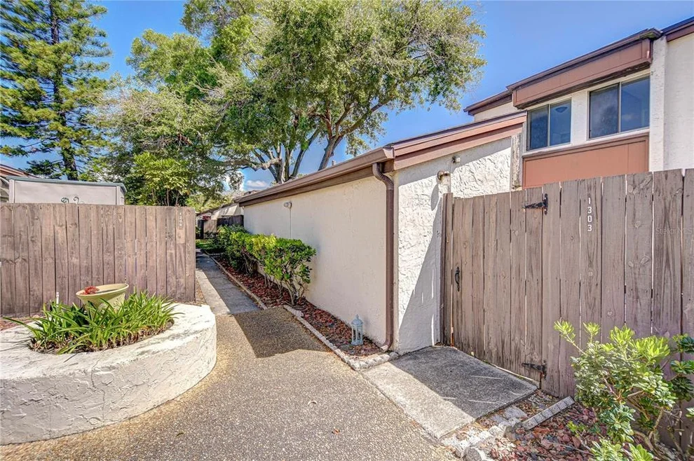 Unit for sale at 1881 N HERCULES AVENUE, CLEARWATER, FL 33765