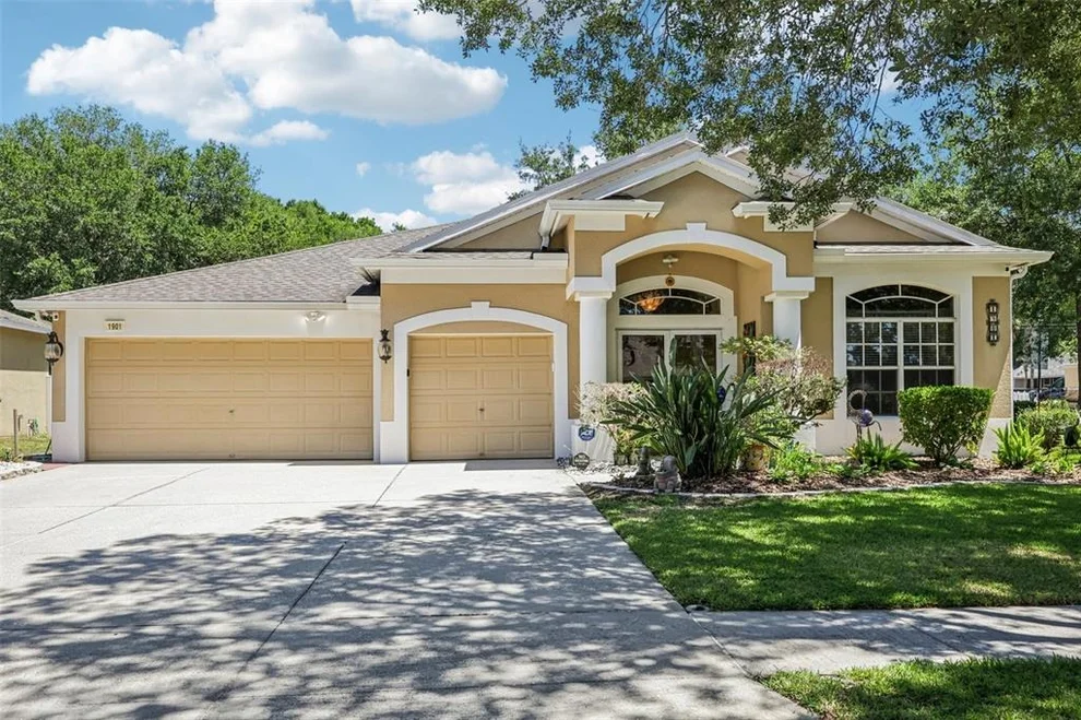 Unit for sale at 1901 HEARTLAND CIRCLE, VALRICO, FL 33594