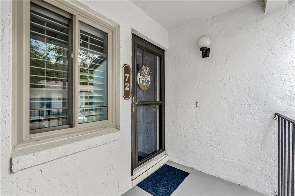 Unit for sale at 7 ESCONDIDO CIRCLE, ALTAMONTE SPRINGS, FL 32701