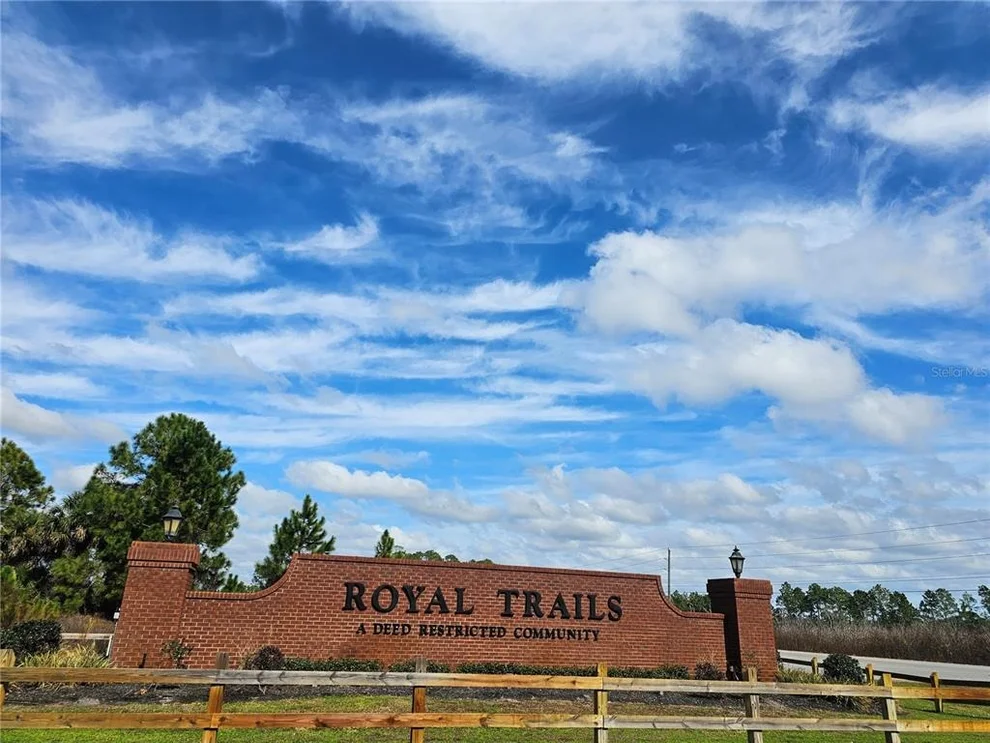 Unit for sale at APRICOT AVENUE, EUSTIS, FL 32736