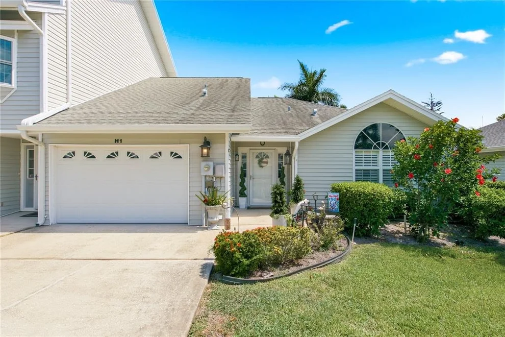 Unit for sale at 11722 CURRIE LANE, LARGO, FL 33774