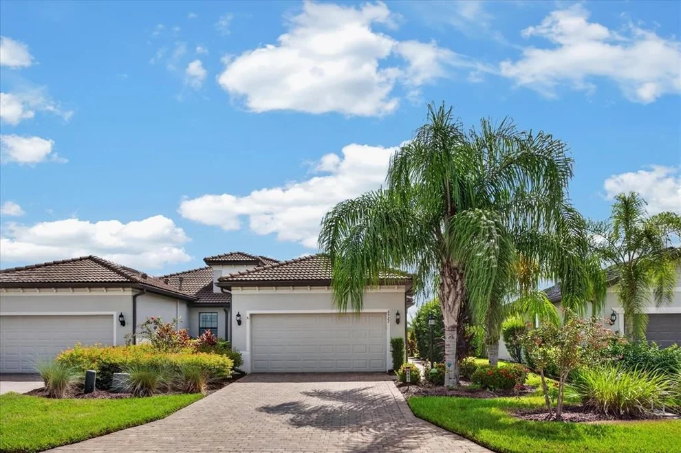 Unit for sale at 6927 HOLBROOK COVE, LAKEWOOD RANCH, FL 34202