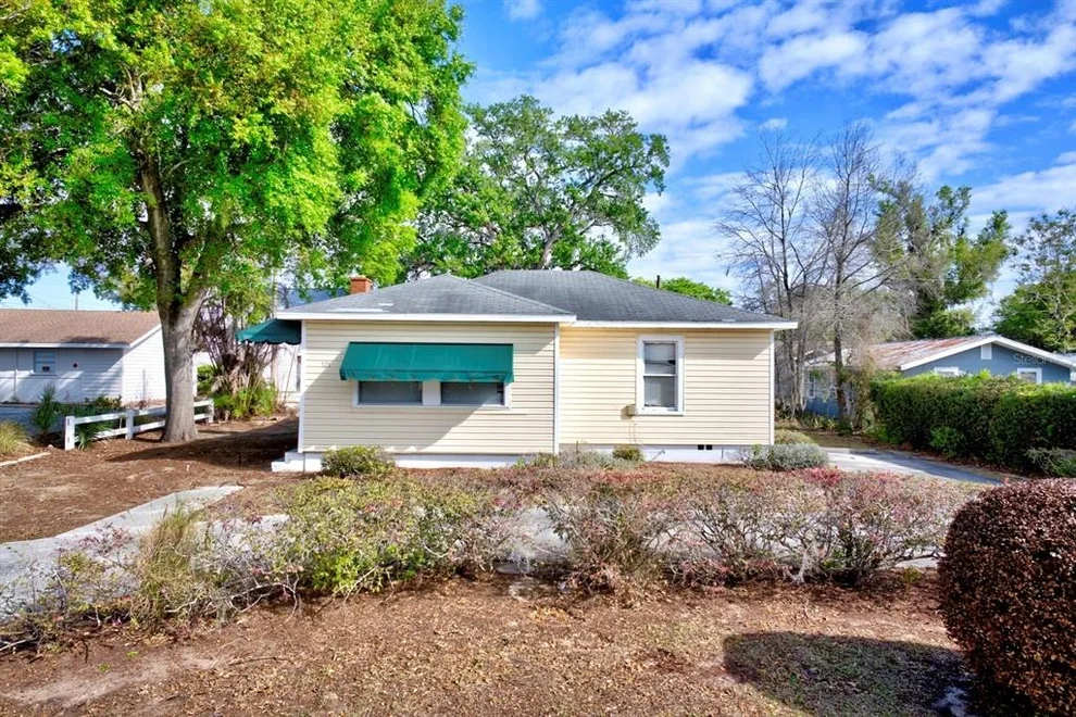 Unit for sale at 121 BATES AVENUE SE, WINTER HAVEN, FL 33880