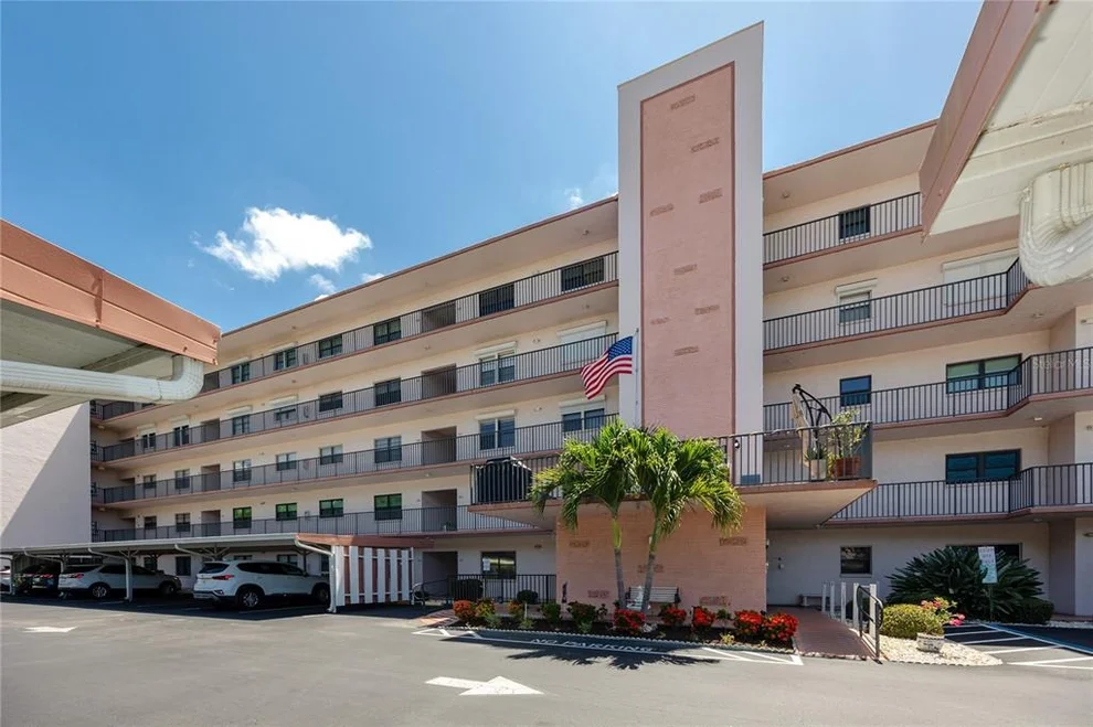 Unit for sale at 8174 TERRACE GARDEN DRIVE N, ST PETERSBURG, FL 33709