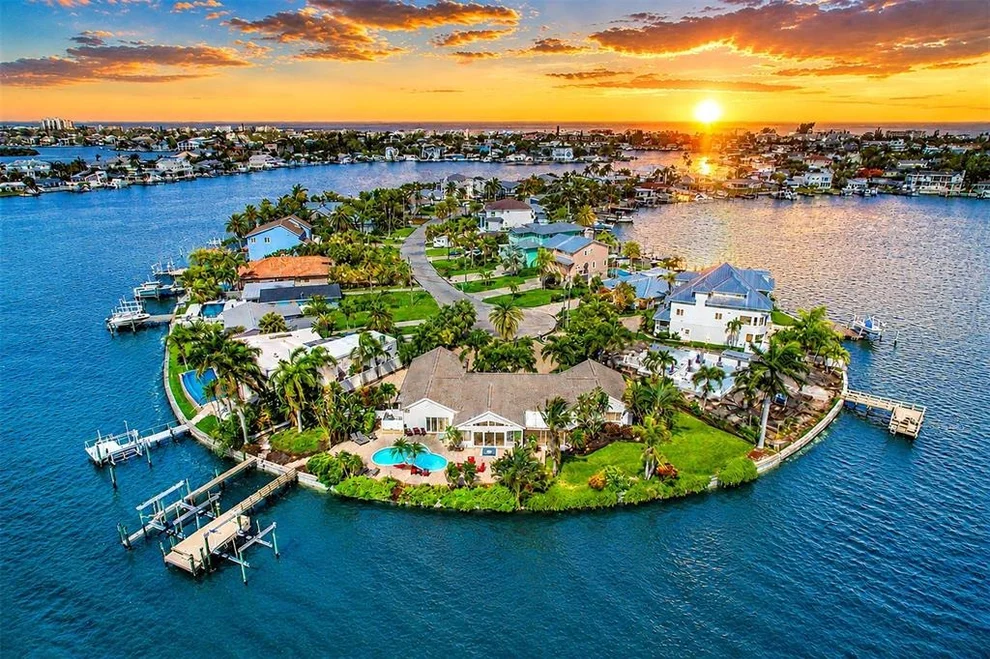 Unit for sale at 495 HARBOR DRIVE S, INDIAN ROCKS BEACH, FL 33785