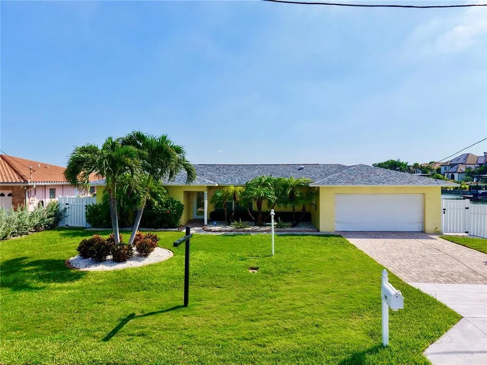 Unit for sale at 902 OAKWOOD DRIVE, LARGO, FL 33770