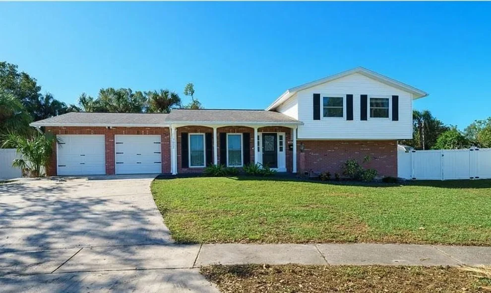 Unit for sale at 7002 DANEWOOD COURT, TAMPA, FL 33615