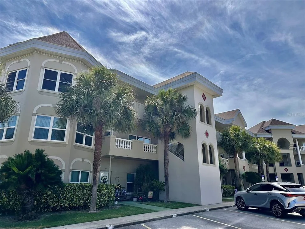 Unit for sale at 2020 SHANGRILA DRIVE, CLEARWATER, FL 33763