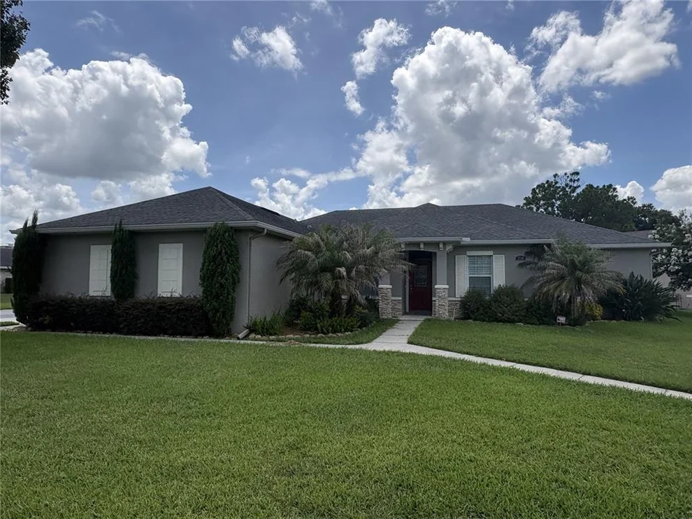 Unit for sale at 2118 EDGEWATER CIRCLE, WINTER HAVEN, FL 33880