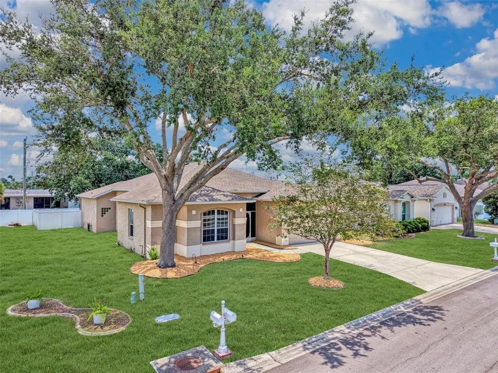 Unit for sale at 4327 MANFIELD DRIVE, VENICE, FL 34293