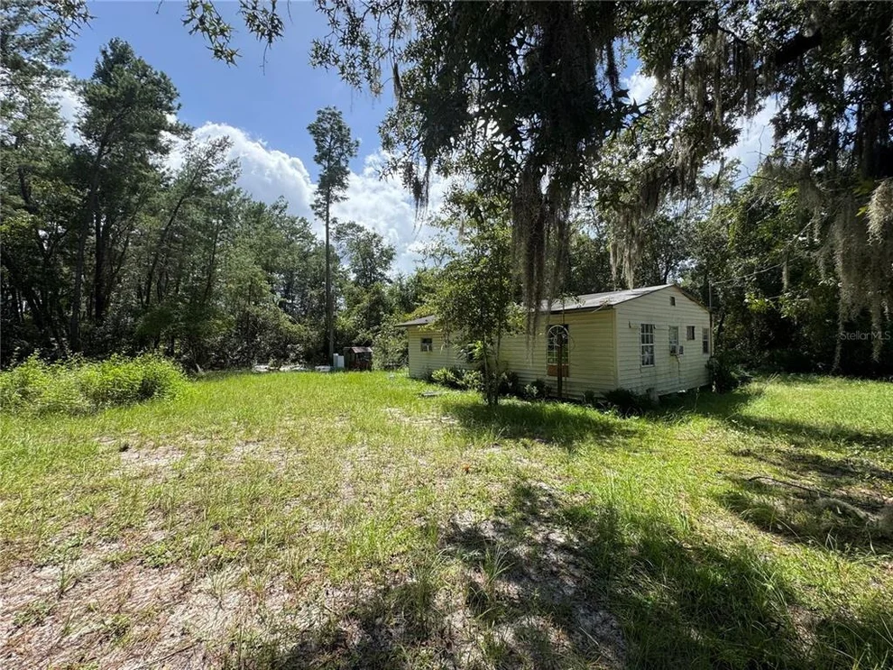 Unit for sale at 305 DRIVE, FLORAHOME, FL 32140