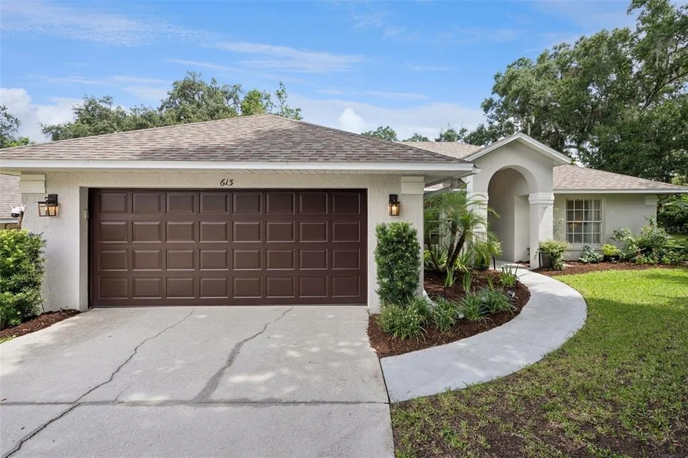 Unit for sale at 613 HURON PLACE, MOUNT DORA, FL 32757