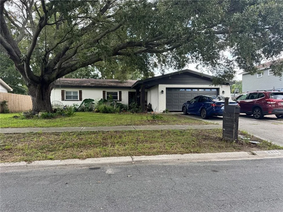 Unit for sale at 2214 DRIVE, VALRICO, FL 33594