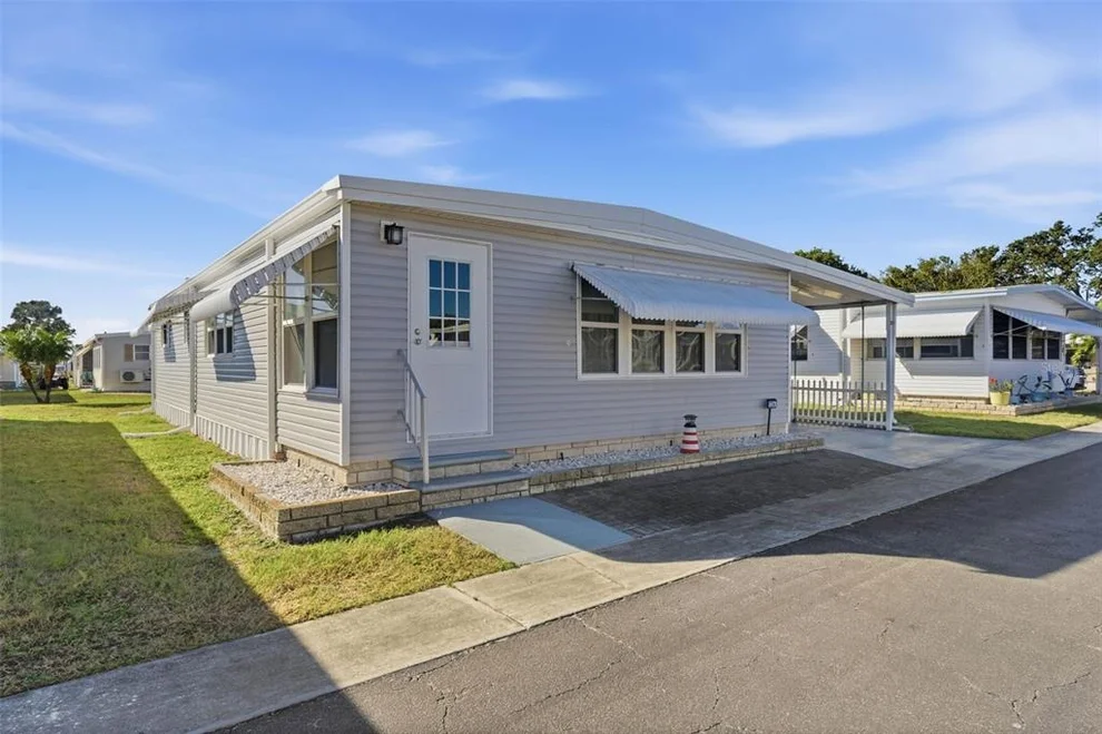 Unit for sale at 226 ROYAL PALM CIRCLE, LARGO, FL 33778