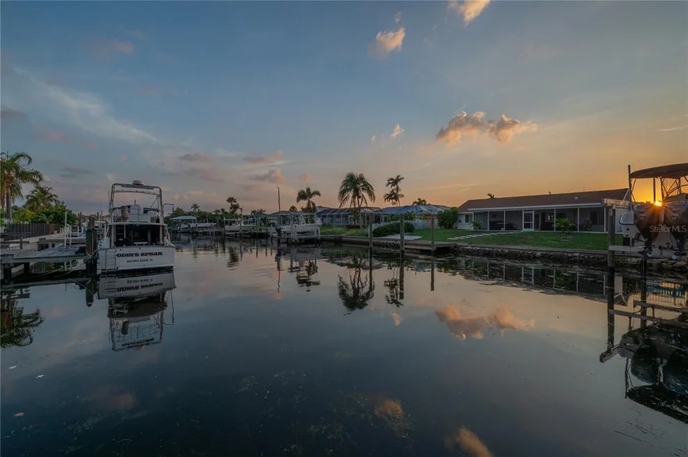 Unit for sale at 6322 COTTONWOOD LANE, APOLLO BEACH, FL 33572