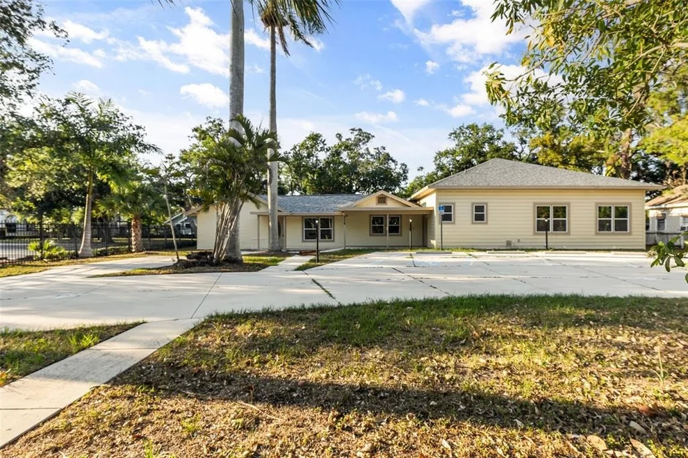 Unit for sale at 2726 6TH AVENUE W, BRADENTON, FL 34205