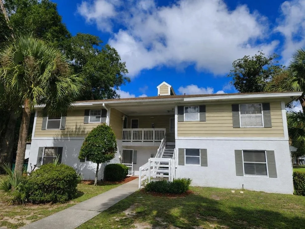 Unit for sale at 8215 FAIRWAYS CIRCLE, OCALA, FL 34472