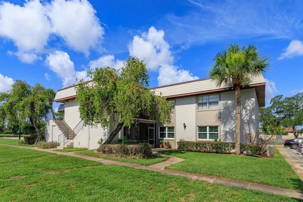 Unit for sale at 27 WINDTREE LANE, WINTER GARDEN, FL 34787