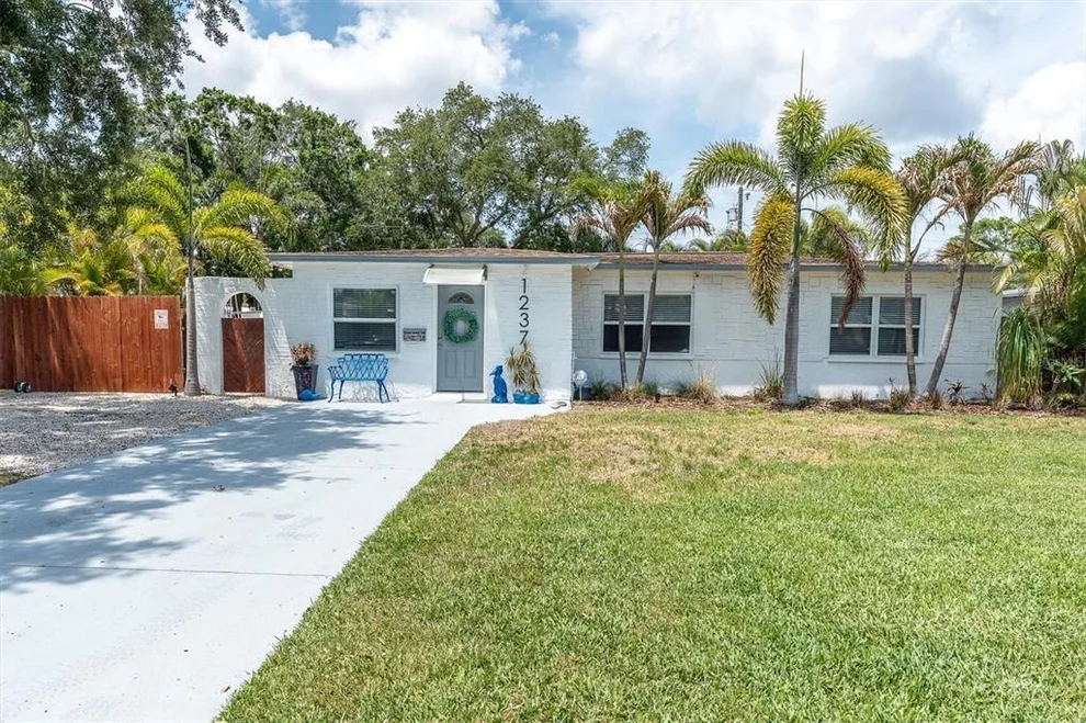 Unit for sale at 1237 57TH AVENUE N, ST PETERSBURG, FL 33703