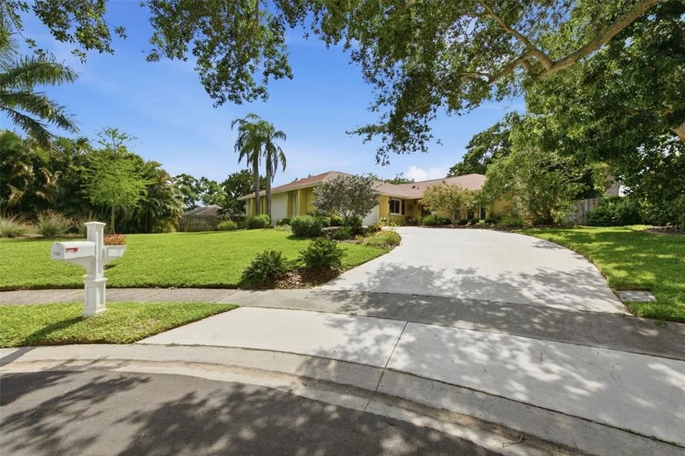 Unit for sale at 709 GROVEWOOD LANE, LARGO, FL 33770