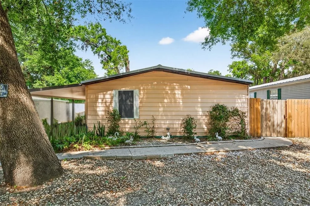 Unit for sale at 10510 BAY HILLS CIRCLE, THONOTOSASSA, FL 33592
