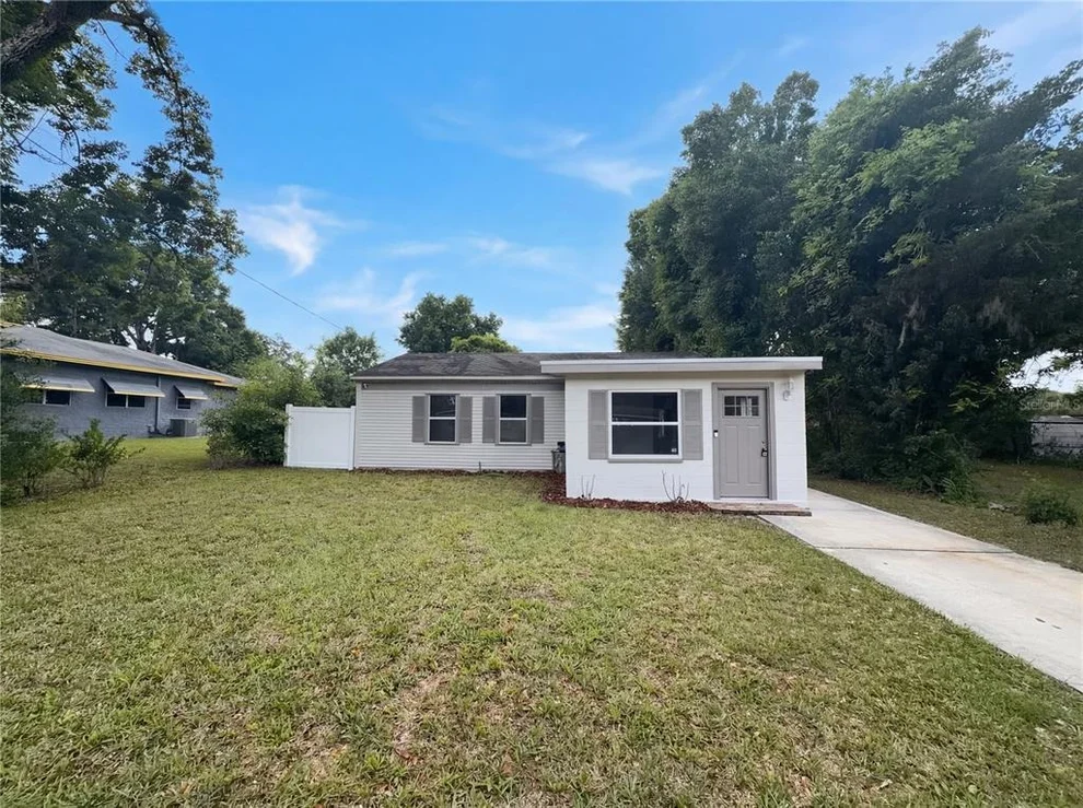 Unit for sale at 324 BASSEDENA CIRCLE S, LAKELAND, FL 33805