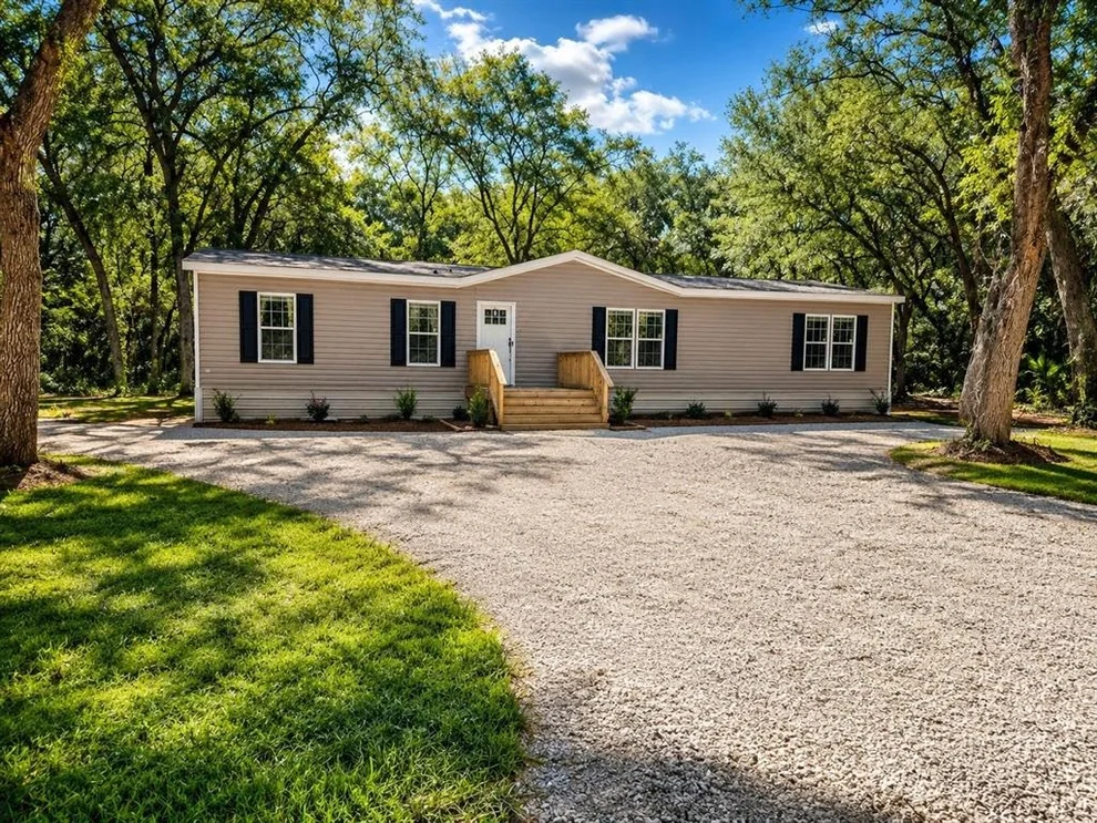 Unit for sale at 202 MIMOSA DRIVE, HAWTHORNE, FL 32640