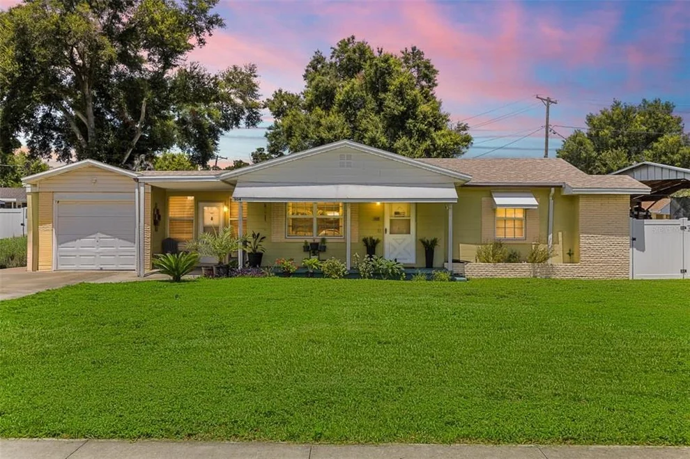 Unit for sale at 304 W LAKE AVENUE, AUBURNDALE, FL 33823