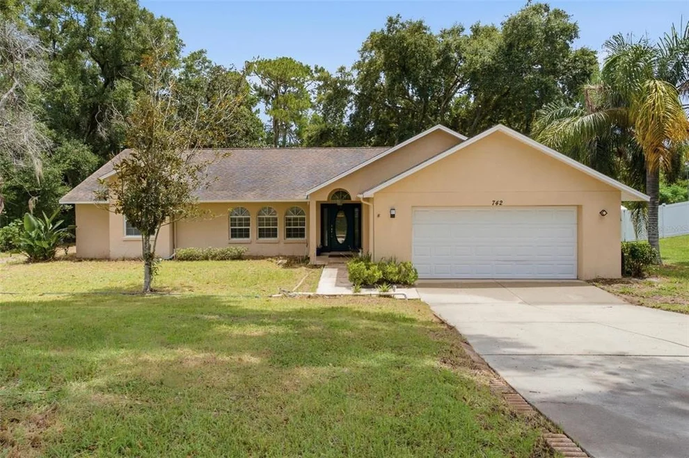 Unit for sale at 742 WOODVIEW DRIVE, TAVARES, FL 32778